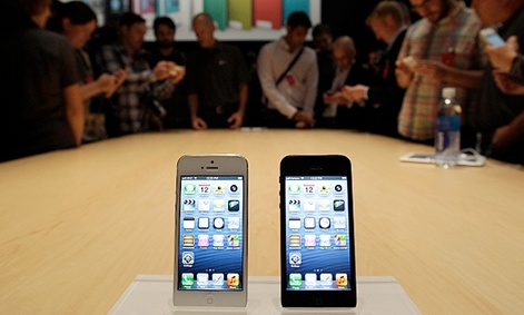 The new iPhone 5 on display