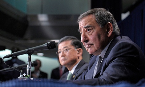 Defense Secretary Leon Panetta and Veterans Affairs Secretary Eric Shinseki at a joint news conference Dec. 6, 2012.