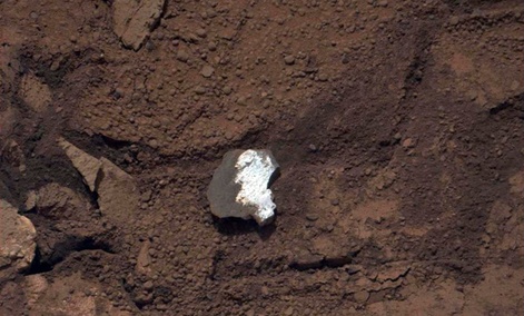 The "Tintina" rock Curiosity cut through in its travels