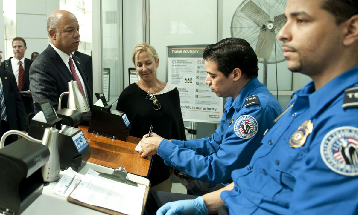 Lawmakers Push for Bargaining Rights for TSA Employees