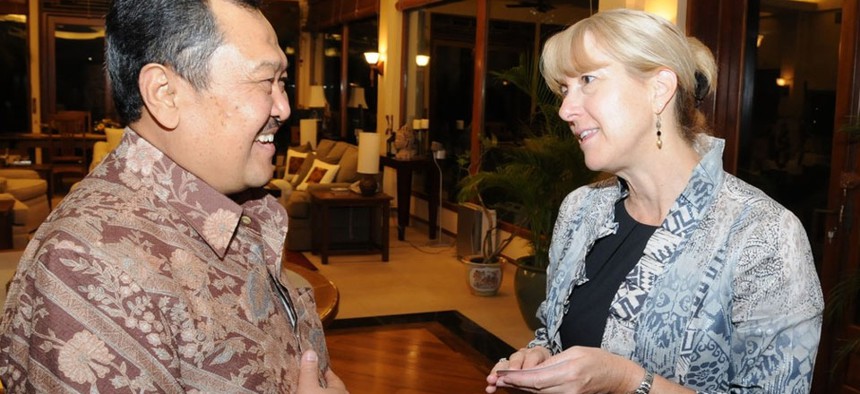 Carrie Hessler-Radelet visited Jakarta and met with Indonesians as Peace Corps Deputy Director in 2011.
