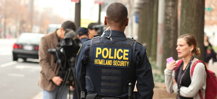 The Federal Protective Service must better communicate with GSA, report finds. 