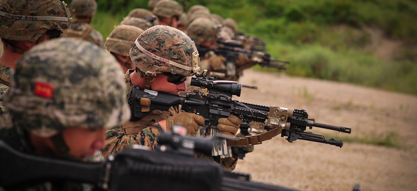Koreans and Americans train at a firing range in Hawaii in 2017.