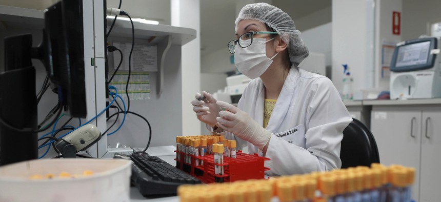 Hospital Puc de Campinas (SP) in Brazil on October 2 received doses of the new vaccine against coronavirus from the American company Johnson & Johnson, which will be tested on 1,000 volunteers from the Campinas region. 