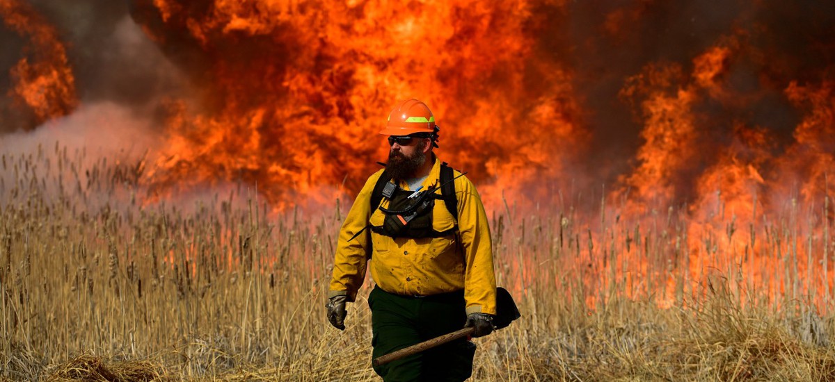 Firefighters Union Calls for Higher Pay Amid Staffing Shortage - Government  Executive