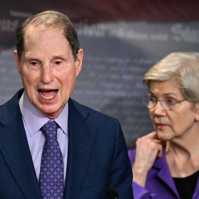 सीनेट डेमोक्रेट्स अपने फोन लाइनों पर एसएसए के एआई के उपयोग के बारे में अधिक जानकारी चाहते हैं