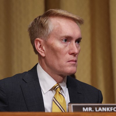 How long will OPM keep paying for feds’ health insurance during the shutdown, a senator asks