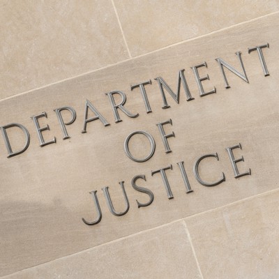 मेमो में कहा गया है कि ट्रम्प प्रशासन ट्रांस और इंटरसेक्स लोगों के लिए जेल में बलात्कार की सुरक्षा को समाप्त करने की योजना बना रहा है