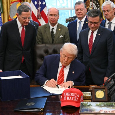 Congress guarantees furloughed feds’ back pay despite continued White House maneuvering