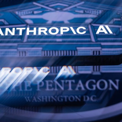 White House is drafting plans to permit federal Anthropic use