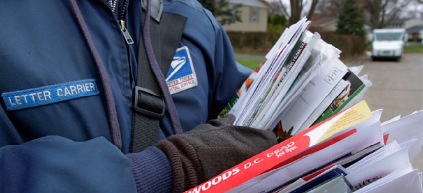 Postal service targets 220 000 job cuts