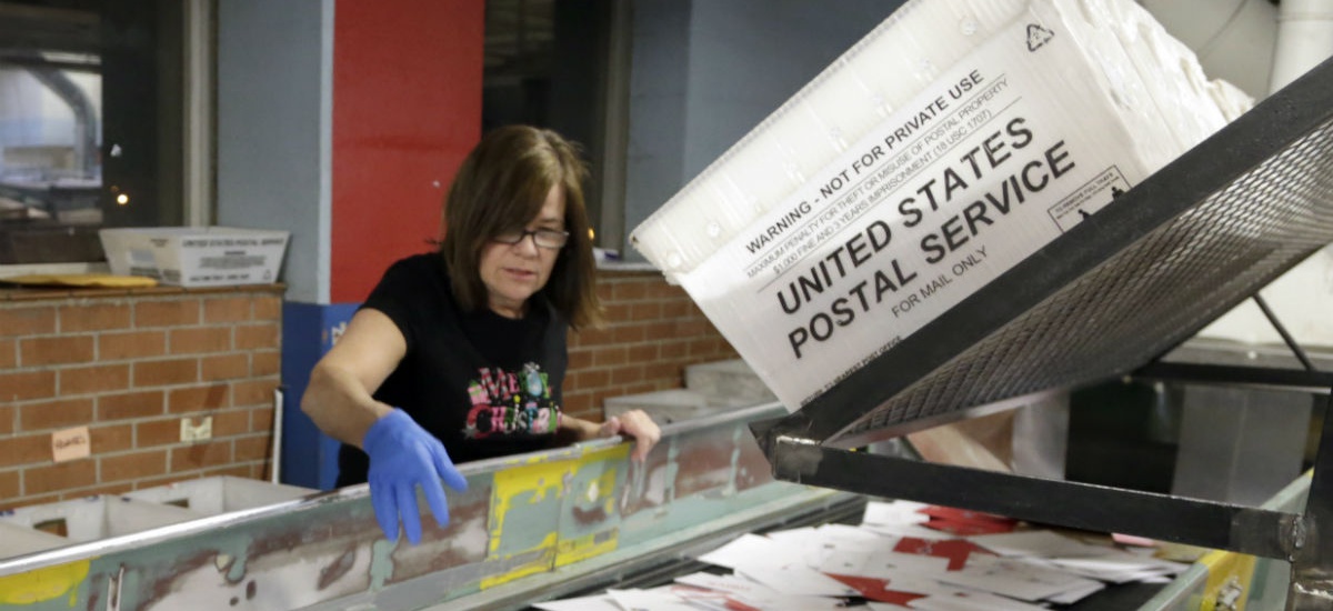 Usps Offers Early Retirement To 26 000 Employees Government Executive