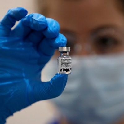 Tens of Thousands of Federal Workers Can Expect to Receive the COVID-19 Vaccine As Early As Next Week - Vimarsana News